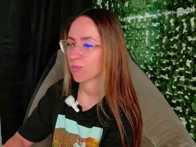 NicoleIris webcam