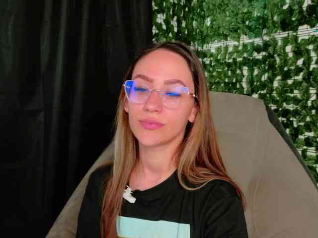 NicoleIris webcam