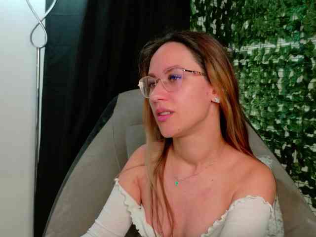 NicoleIris Sex Cam Show
