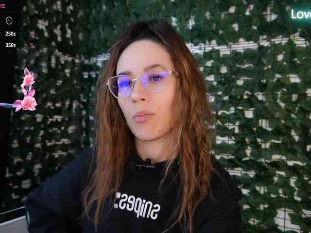 NicoleIris webcam