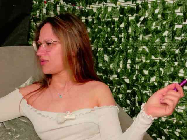 NicoleIris webcam