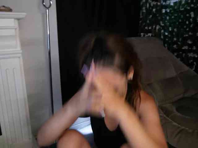 NicoleIris webcam
