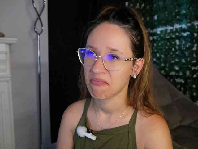 NicoleIris webcam