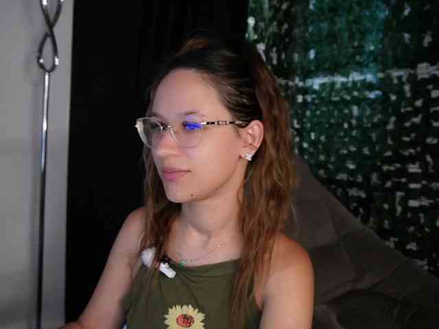 NicoleIris webcam