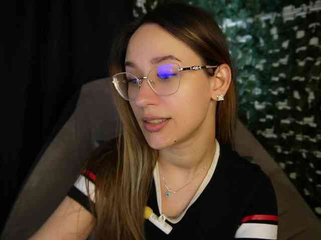 NicoleIris webcam