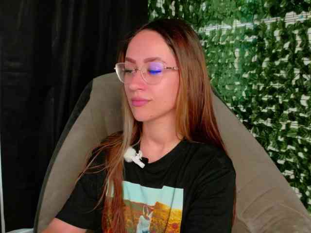 NicoleIris webcam