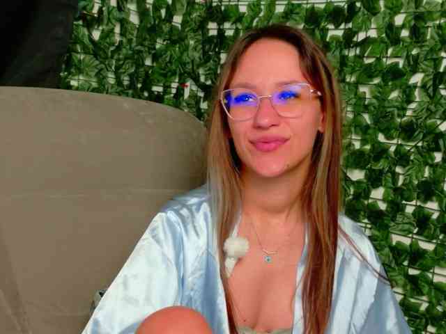 NicoleIris webcam
