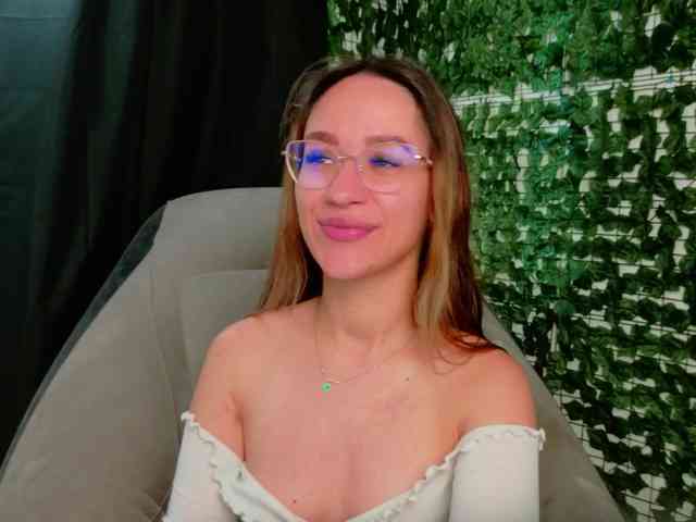 NicoleIris webcam