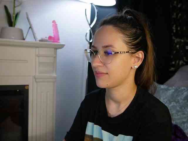 NicoleIris webcam