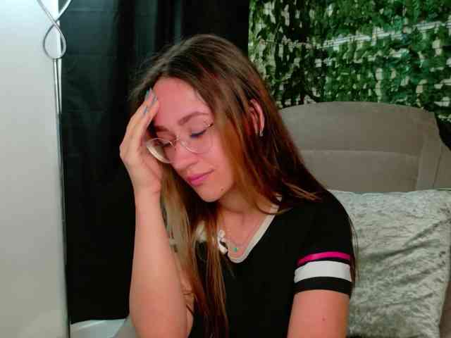 NicoleIris webcam