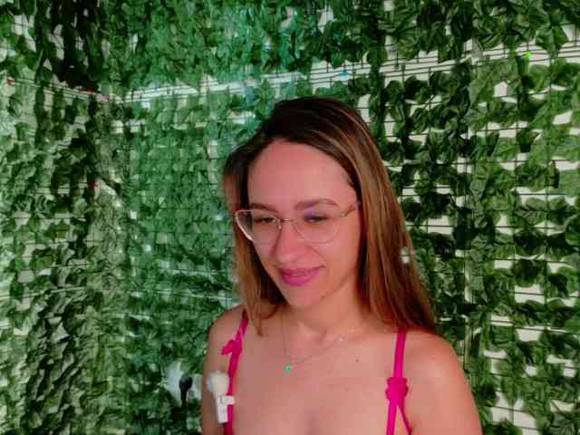 NicoleIris webcam