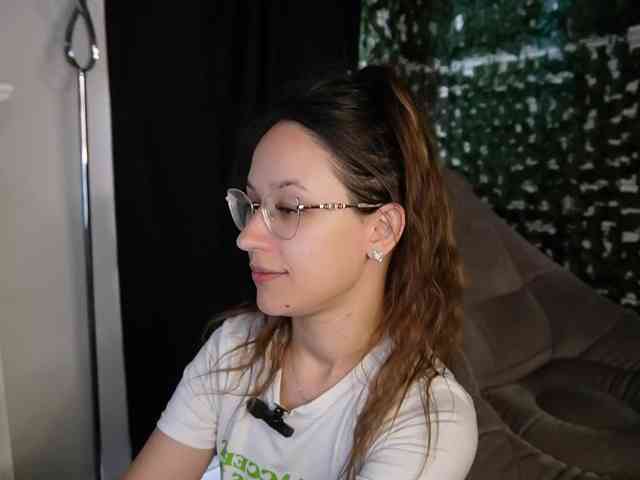 NicoleIris webcam
