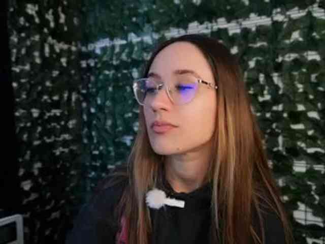 NicoleIris webcam