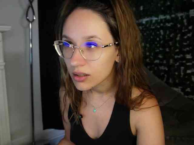 NicoleIris webcam