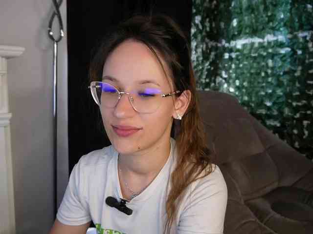 NicoleIris webcam