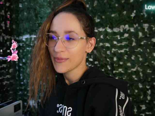 NicoleIris webcam