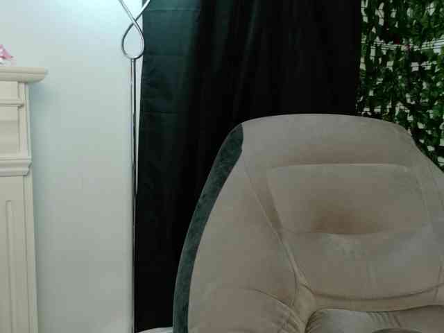 NicoleIris webcam