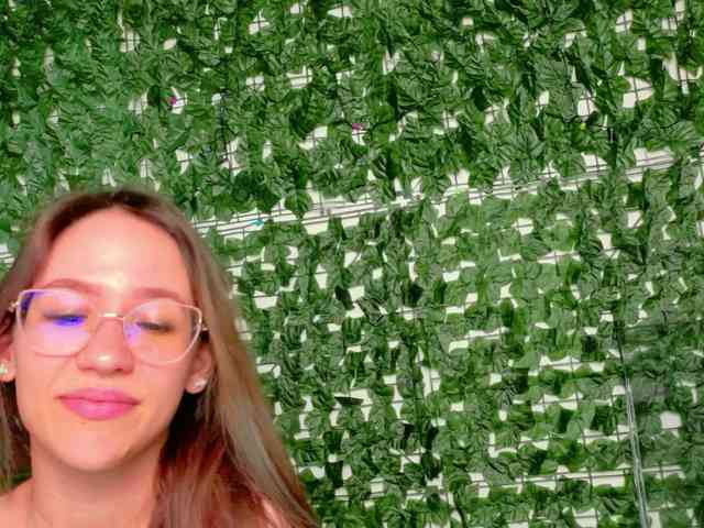 NicoleIris webcam