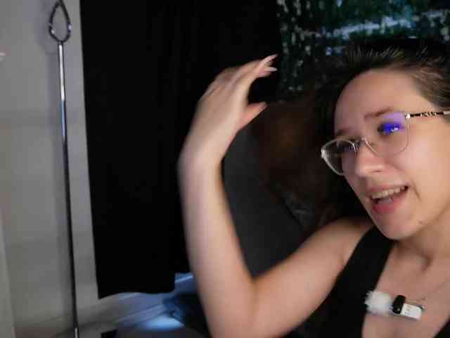 NicoleIris webcam
