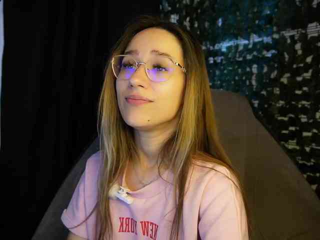 NicoleIris webcam