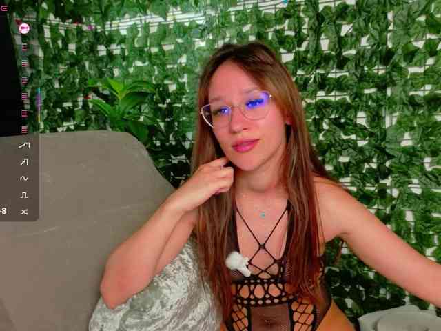 NicoleIris webcam