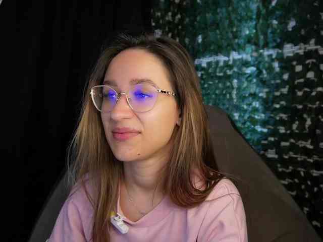 NicoleIris webcam