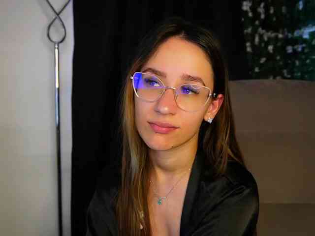 NicoleIris webcam