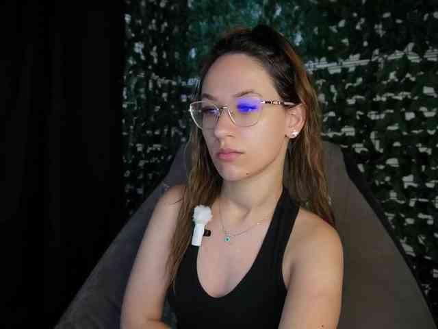 NicoleIris webcam