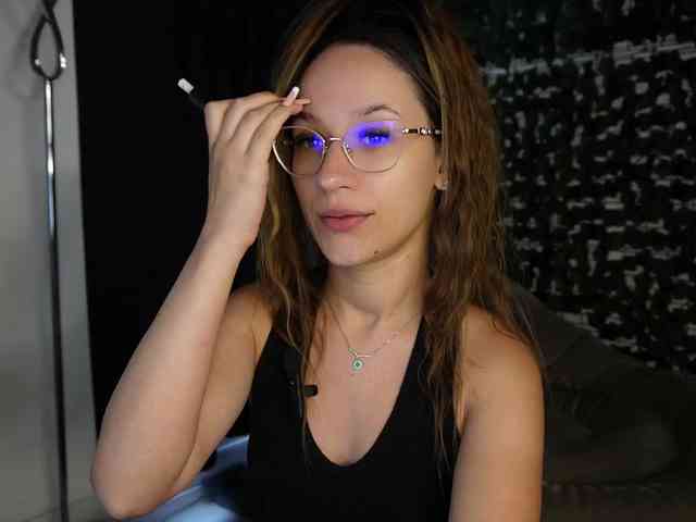 NicoleIris webcam