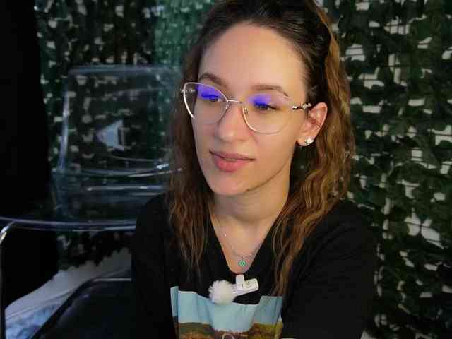 NicoleIris webcam