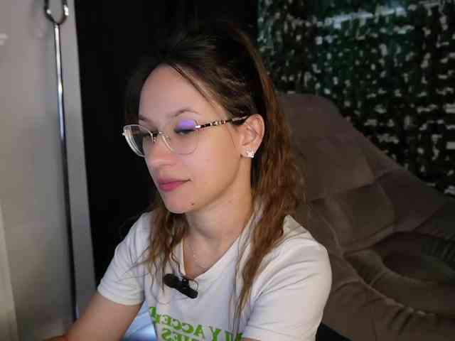NicoleIris webcam