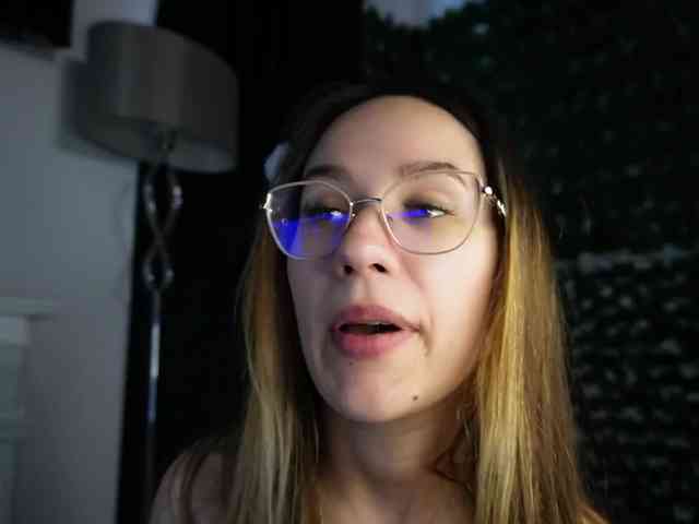 NicoleIris webcam
