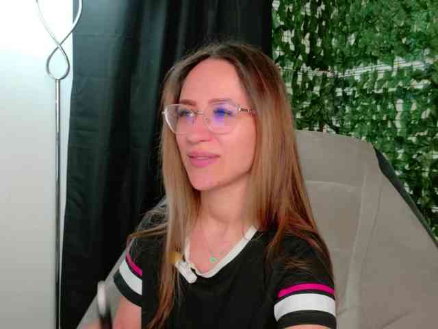 NicoleIris webcam
