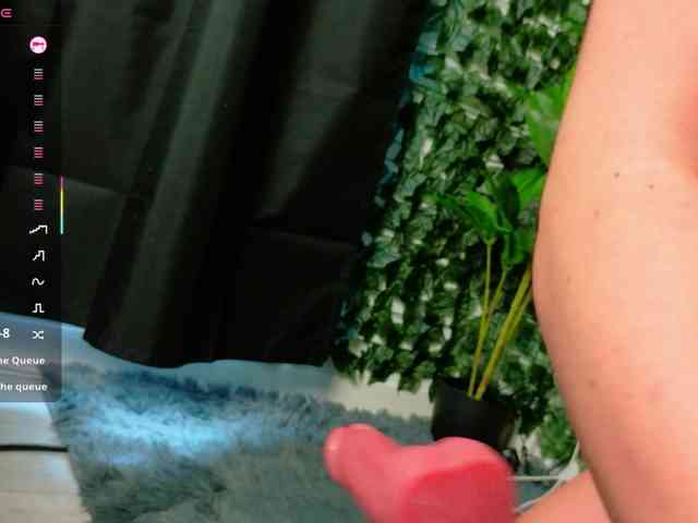 NicoleIris webcam