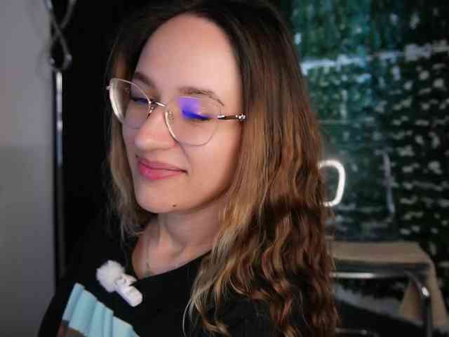 NicoleIris webcam