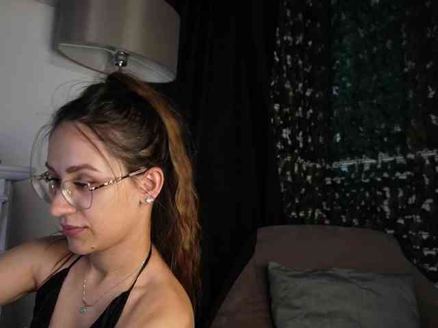 NicoleIris webcam