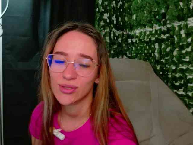NicoleIris webcam