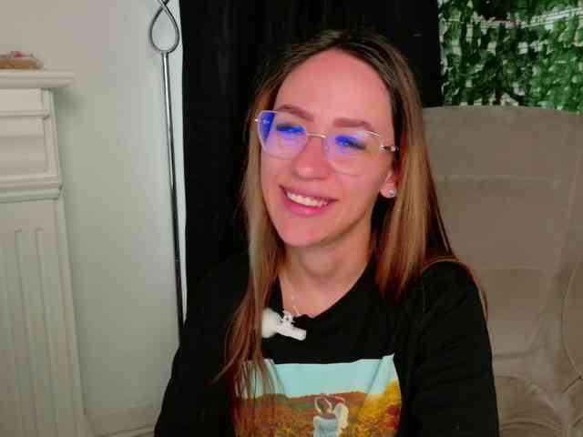 NicoleIris webcam
