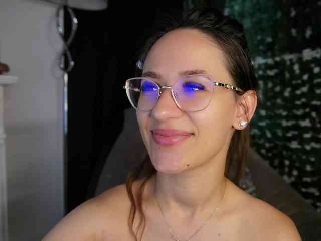 NicoleIris webcam