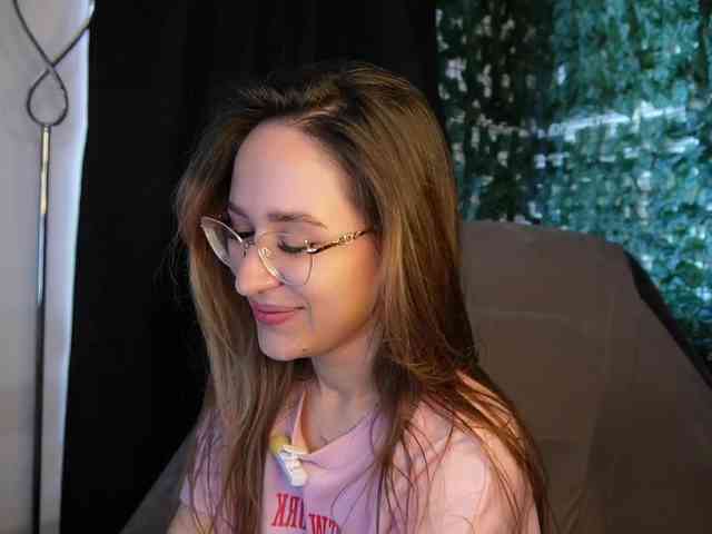 NicoleIris webcam