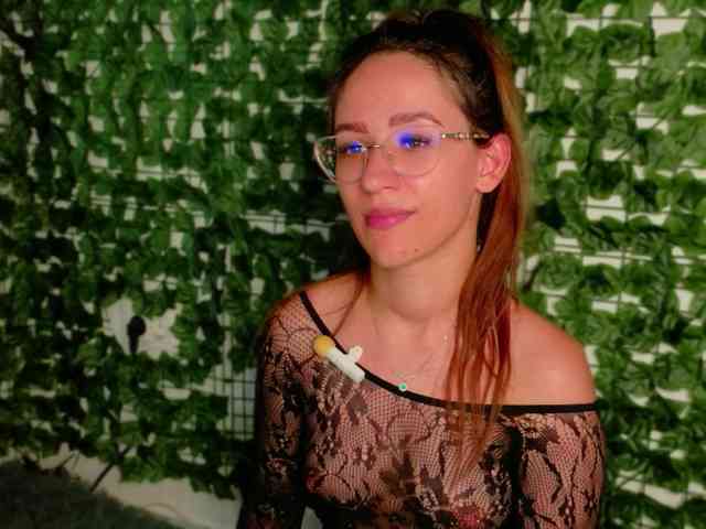 NicoleIris webcam