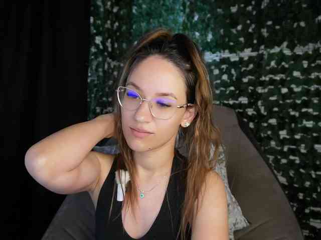NicoleIris webcam
