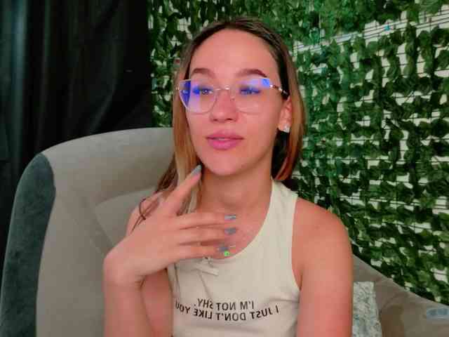 NicoleIris Sex Cam Show