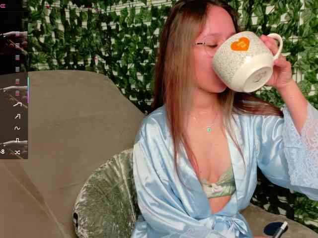 NicoleIris webcam