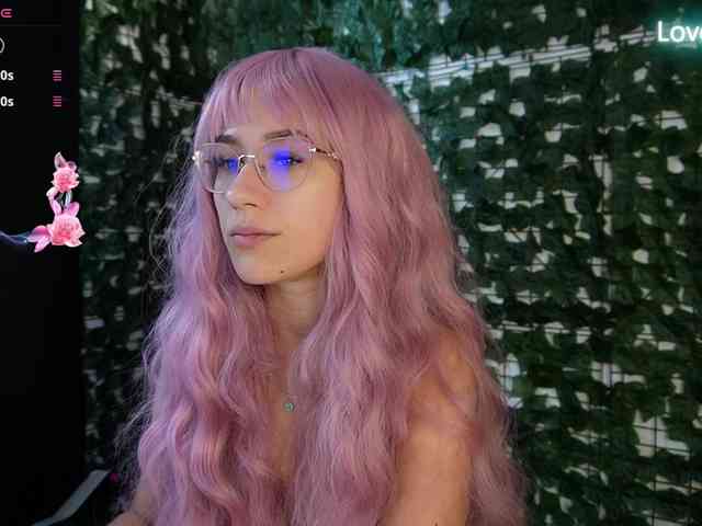 NicoleIris webcam
