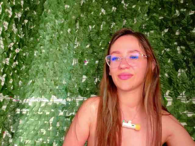 NicoleIris webcam