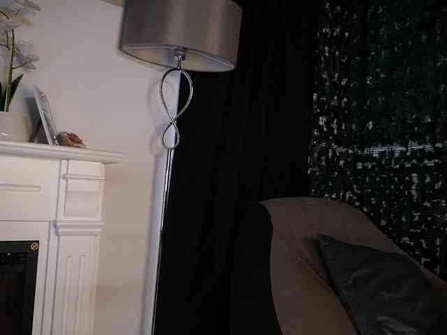 NicoleIris webcam