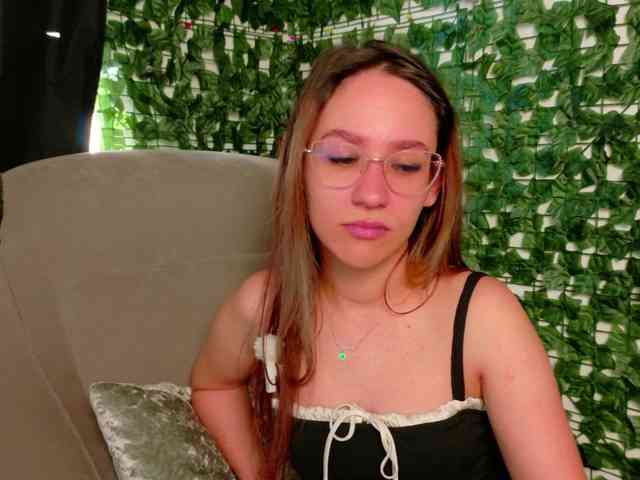 NicoleIris webcam