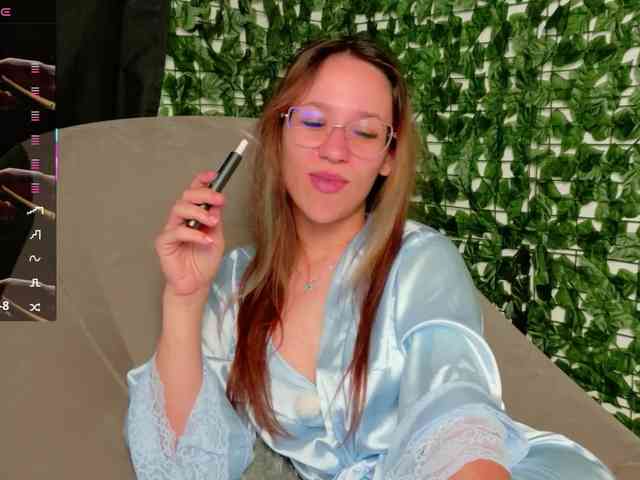 NicoleIris webcam