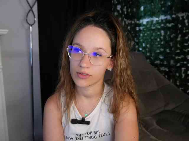 NicoleIris webcam